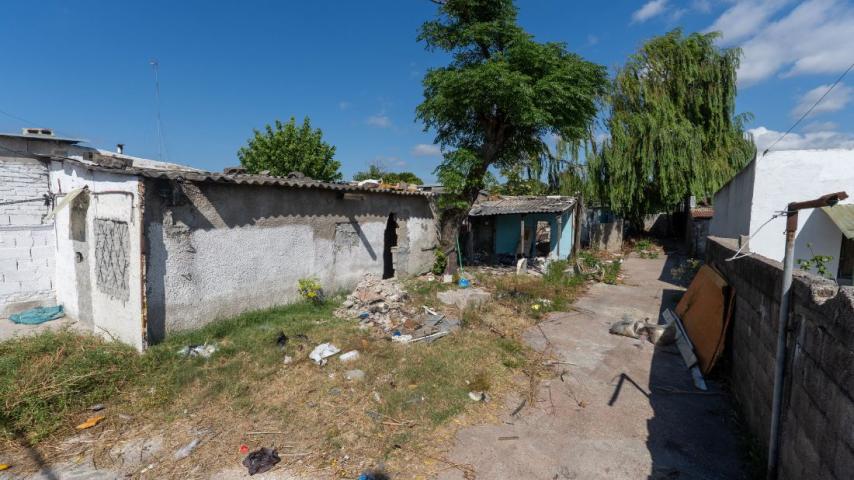 Terreno y patio