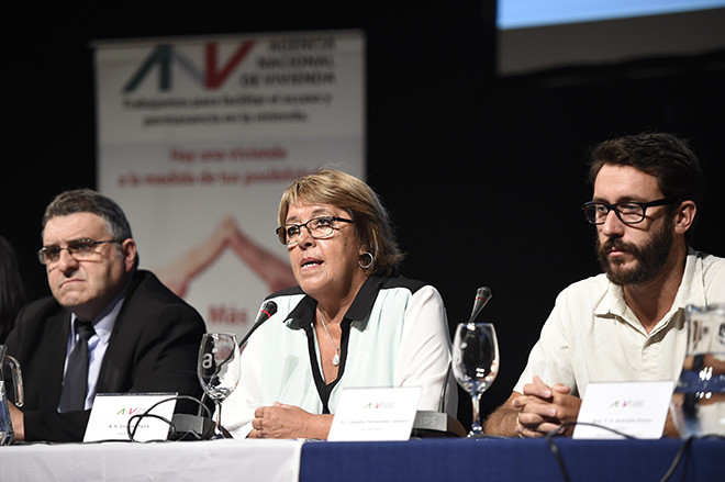 De izquierda a derecha: Arq. Walter Stolarsky (Director ANV), A.S. Cristina Fynn (Presidenta ANV) y Ec. Claudio Fernández Caetano (Vicepresidente ANV).