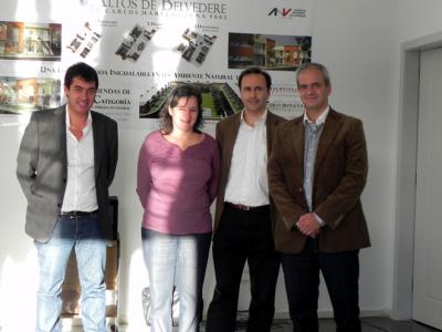 De izquierda a derecha: Inversor Bonanata, Arq. Graciela Muslera (Ministra de Vivienda), Ec. Carlos Mendive (Presidente ANV) y Arq. Morán.