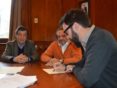 De izquierda a derecha: Esc. Gustavo Borsari (director ANV), Arq. Francisco Beltrame (presidente ANV) y Ec. Claudio Fernández Caetano (vicepresidente ANV).
