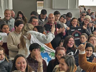 Cooperativistas festejando