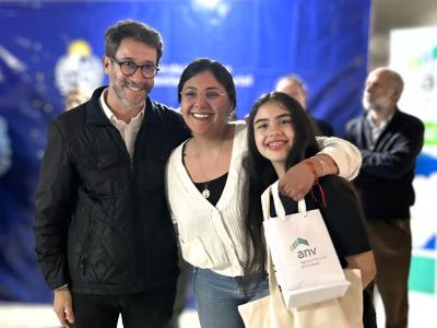 El presidente de la ANV con familia adjudicataria