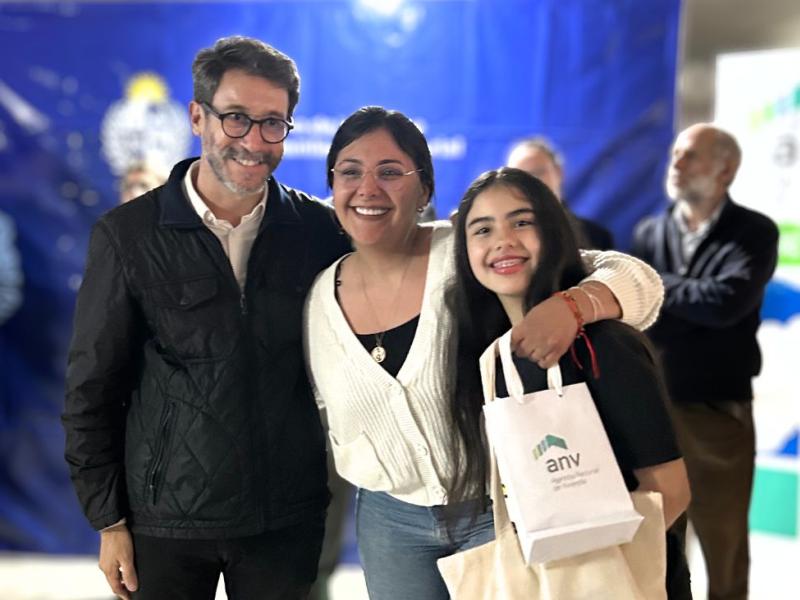 El presidente de la ANV con familia adjudicataria