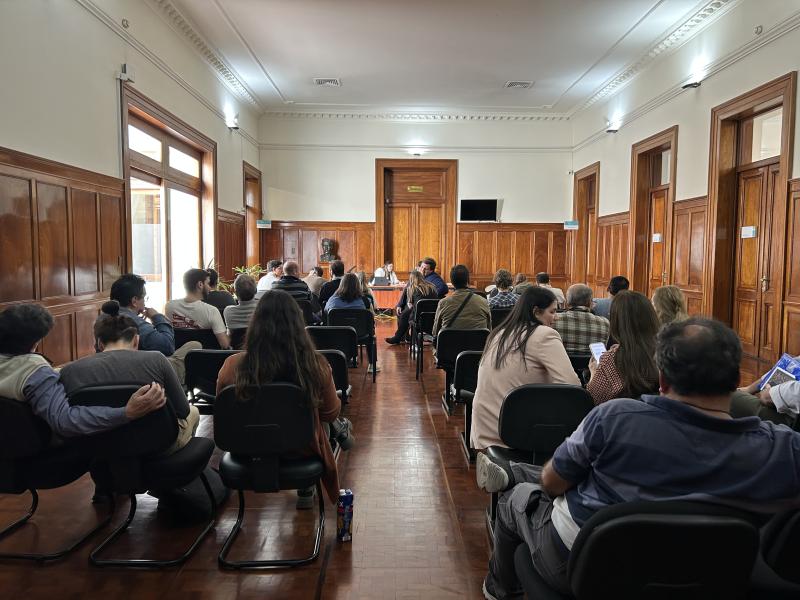 Personas ofertando en remate de la ANV