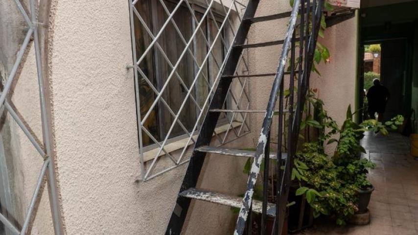 Patio con acceso a terraza