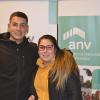 Alejandro y Débora recibiendo las llaves de su vivienda