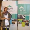 Estela recibiendo las llaves de su vivienda en Colón