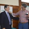 Vicepresidente ANV junto a funcionario