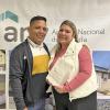 Adjudicatarios recibiendo las llaves de su vivienda